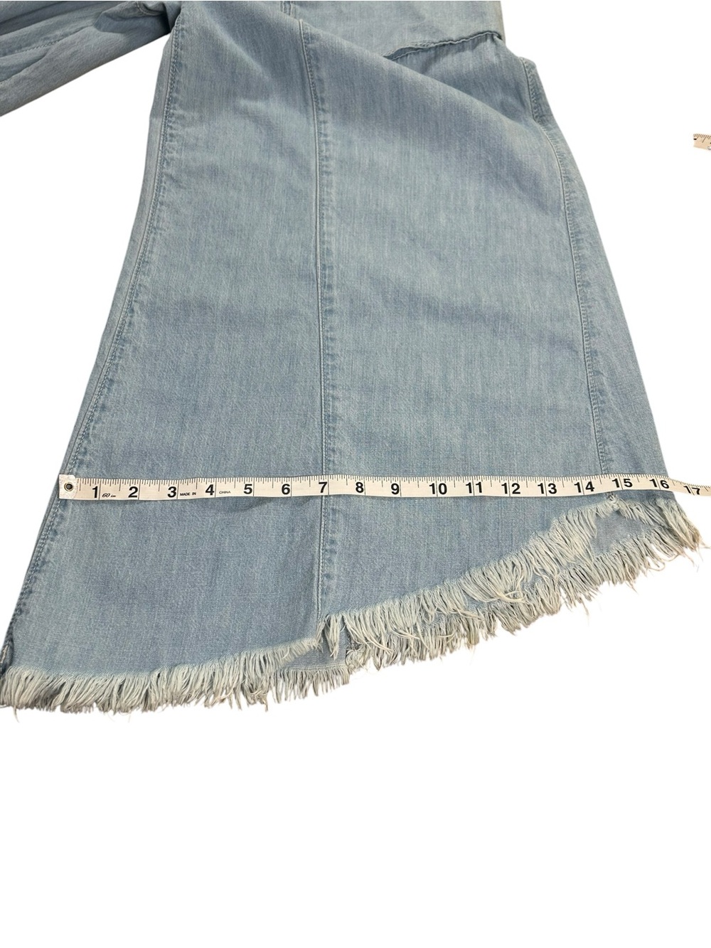 WE THE FREE Chambray Culotte Jeans Wide Leg Cropped Paperbag Waist XS
Boho - Picture 12 of 13
